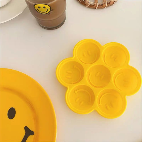 Cute Smiley Face Ice Cube & Chocolate Silicone Mold - Peachymart