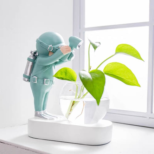 Nordic Resin Astronaut Hydroponic Vase - Peachymart